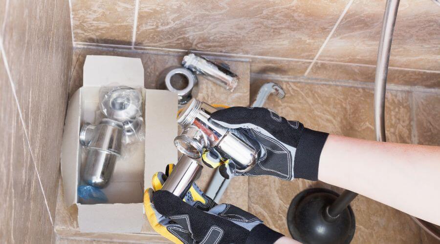 Professional gutter cleaning in Roscoe, SD